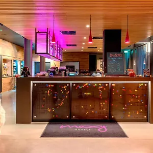 **** Hotel Moxy Excel Royaume-Uni